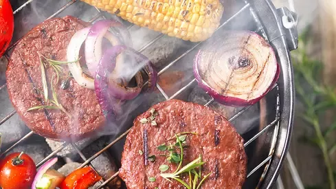 Churrasco com Sensational Burger de GARDEN GOURMET