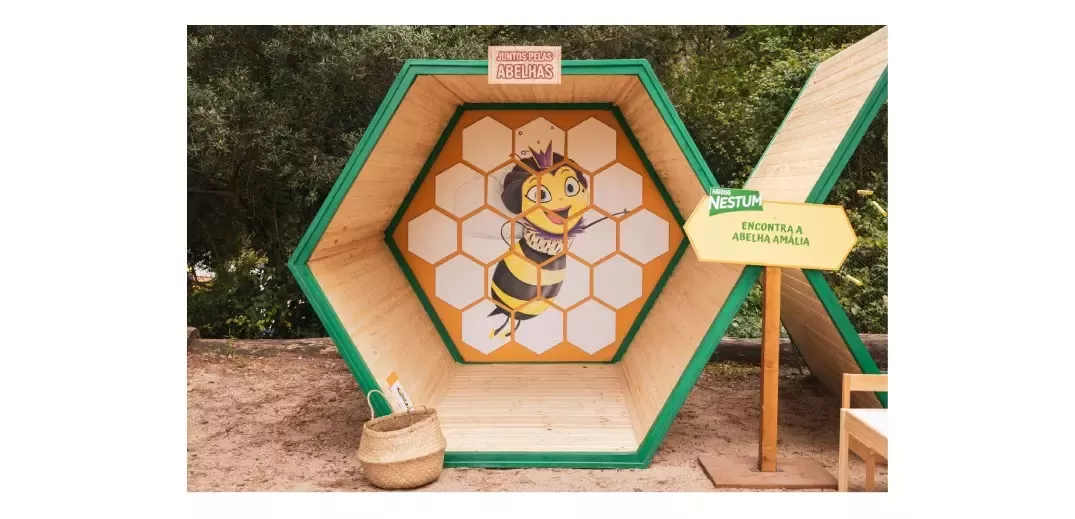 Abelha Amália Nestlé no Zoo