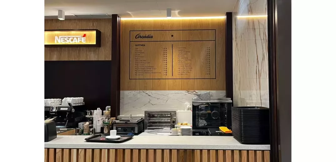 Segundo quiosque no Porto da Nescafé com a Arcádia
