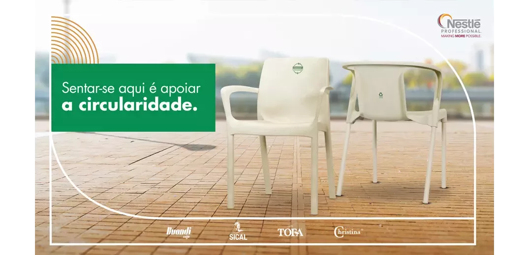 Cadeiras de esplanada recicladas